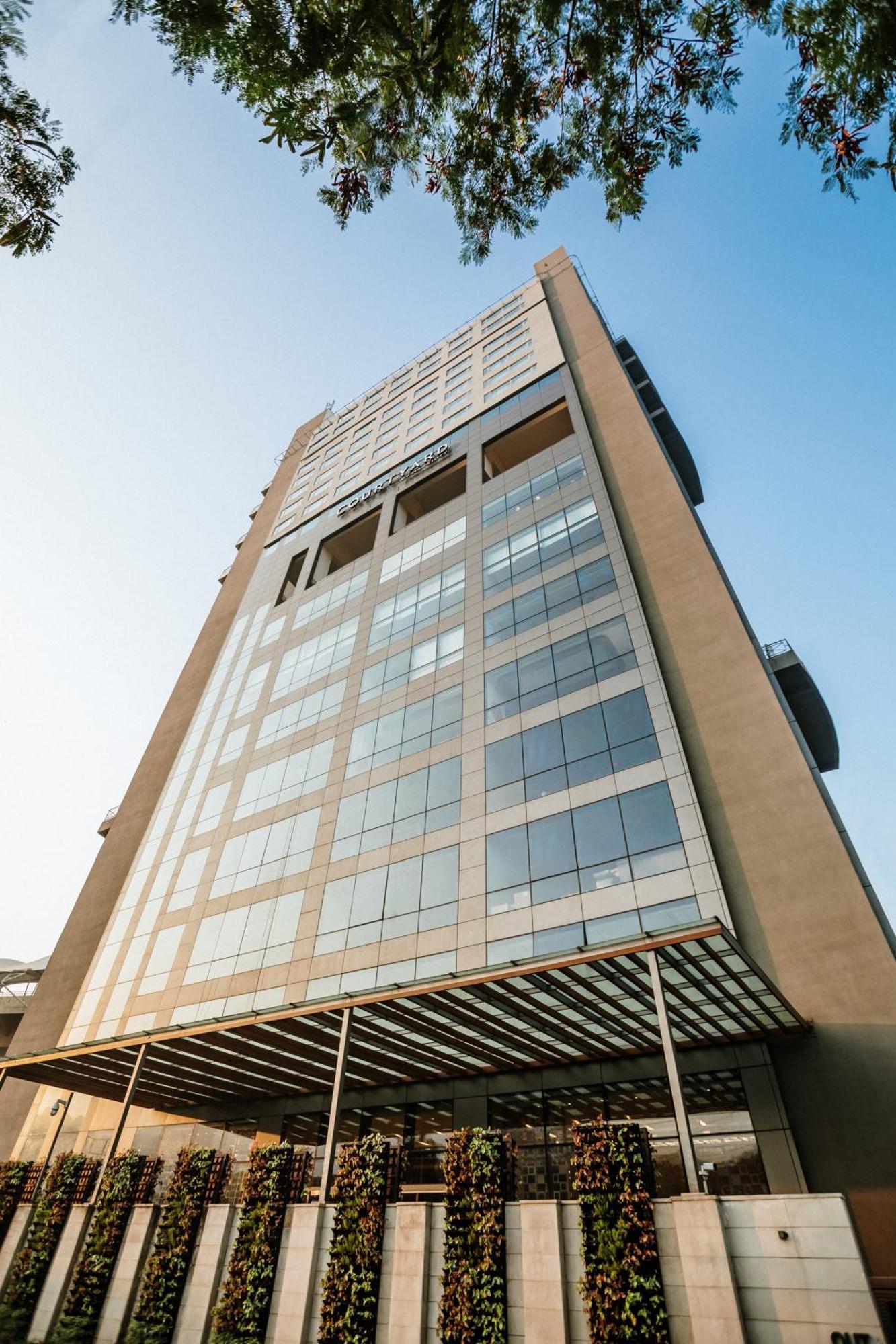 Courtyard By Marriott Navi Mumbai Hotel Exterior photo