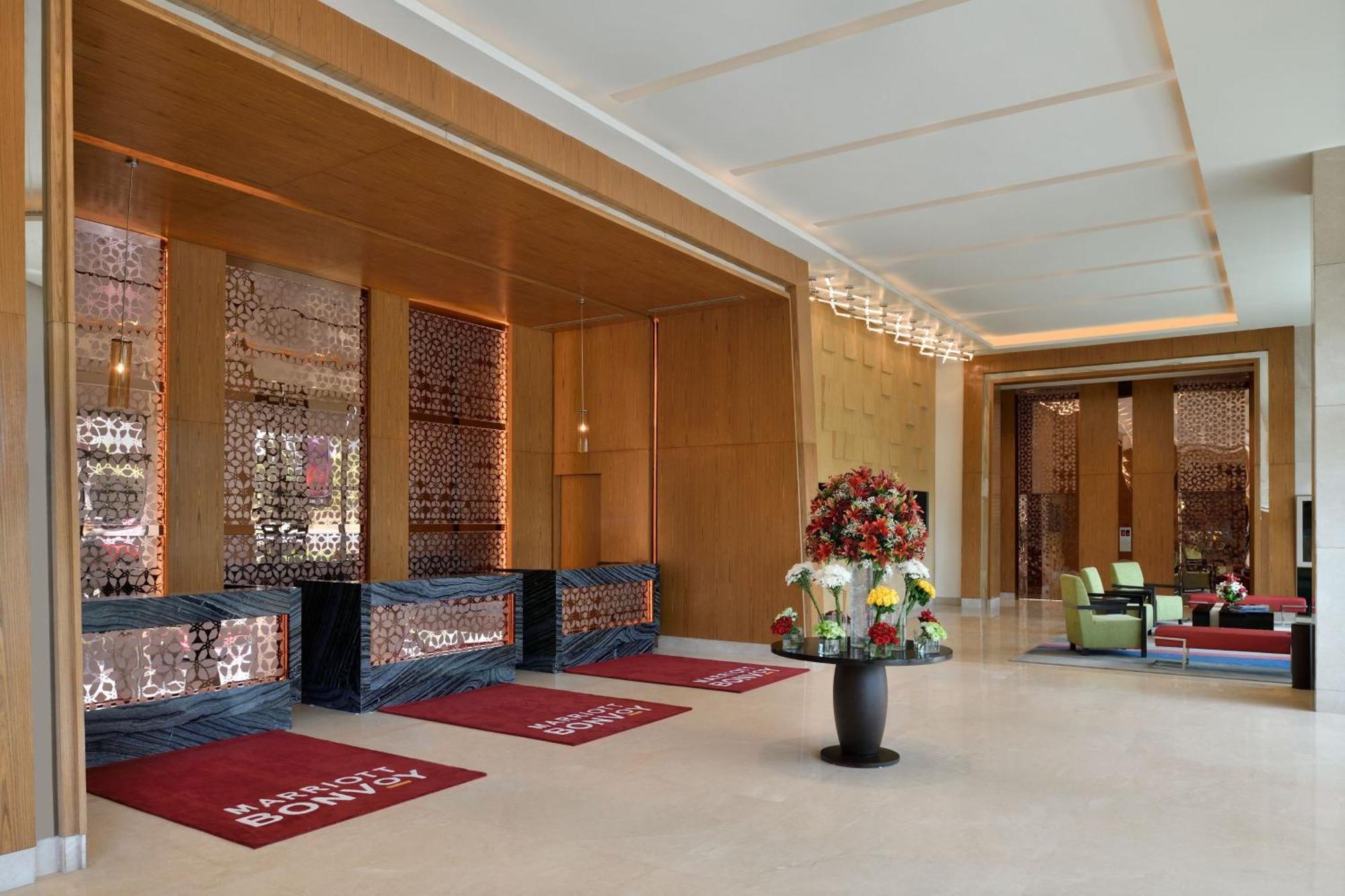 Courtyard By Marriott Navi Mumbai Hotel Exterior photo
