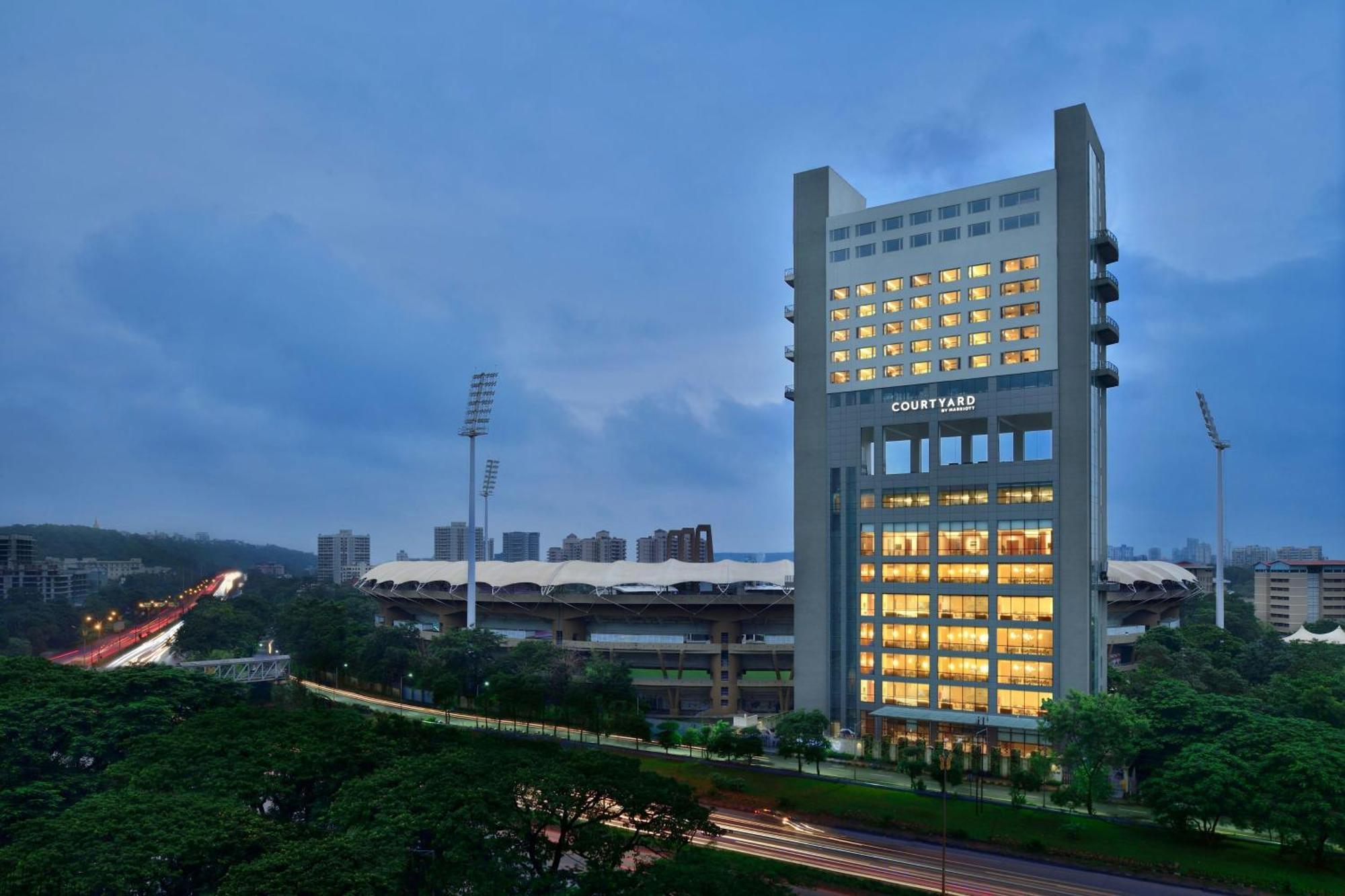 Courtyard By Marriott Navi Mumbai Hotel Exterior photo