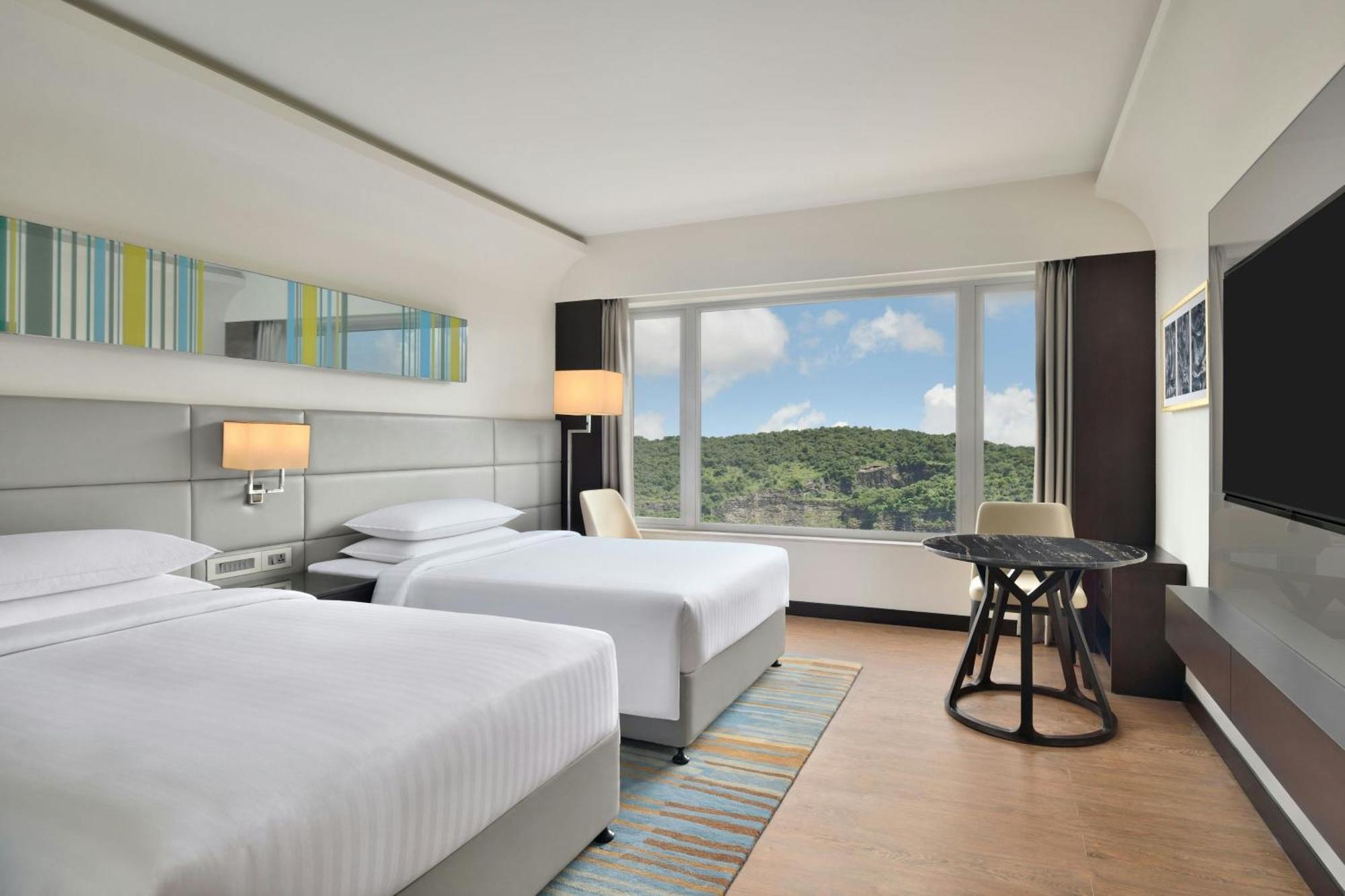Courtyard By Marriott Navi Mumbai Hotel Exterior photo